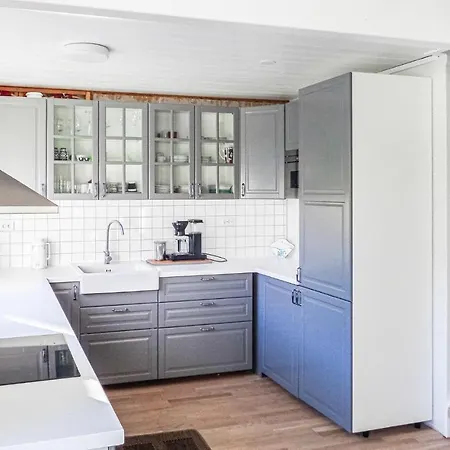 Nice In With 3 Bedrooms, Sauna And Internet *