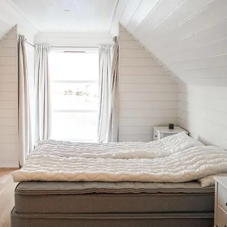 Nice In With 3 Bedrooms, Sauna And Internet Дом отдыха Sveio